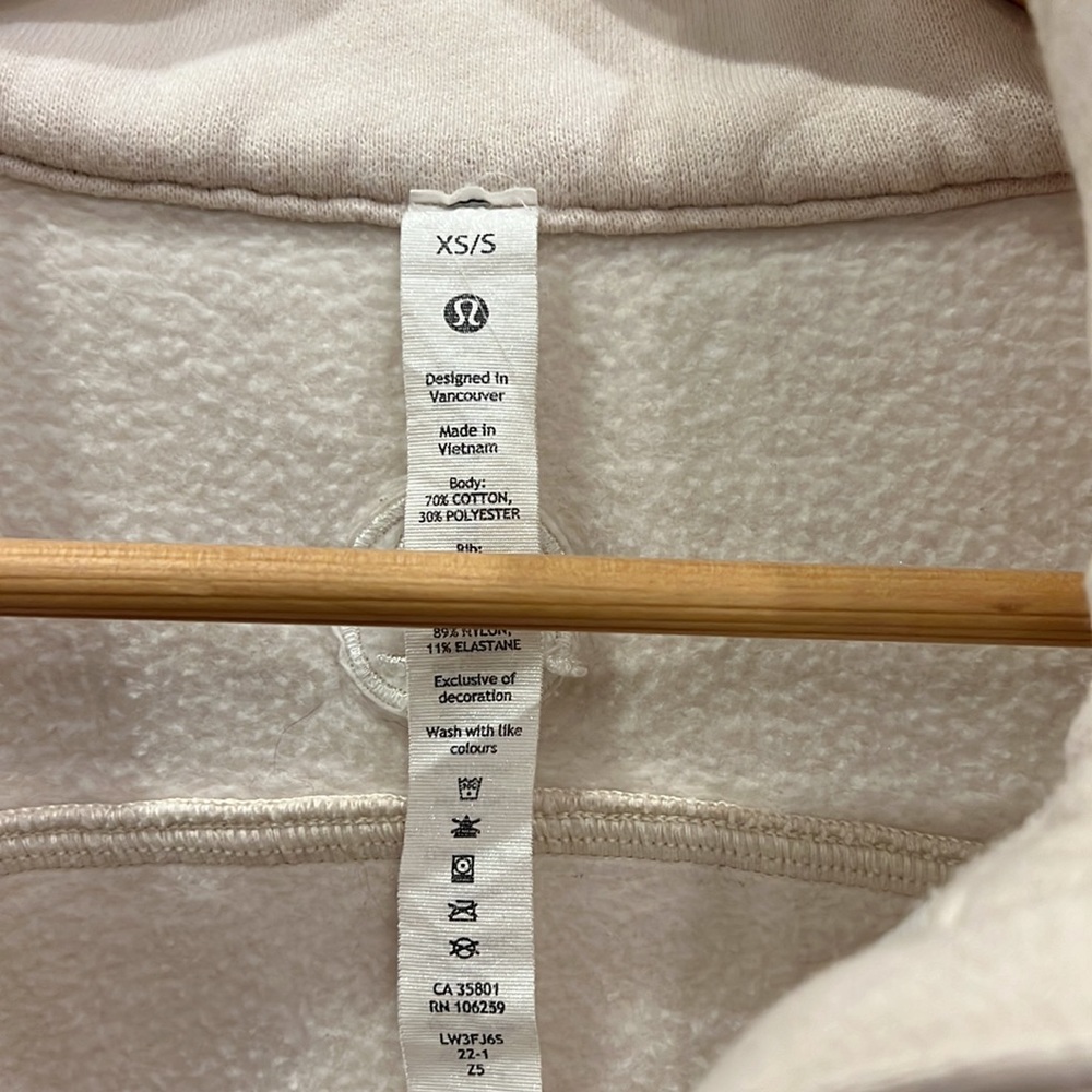 Creamy white Lululemon crop half zip - Picture 4 of 6
